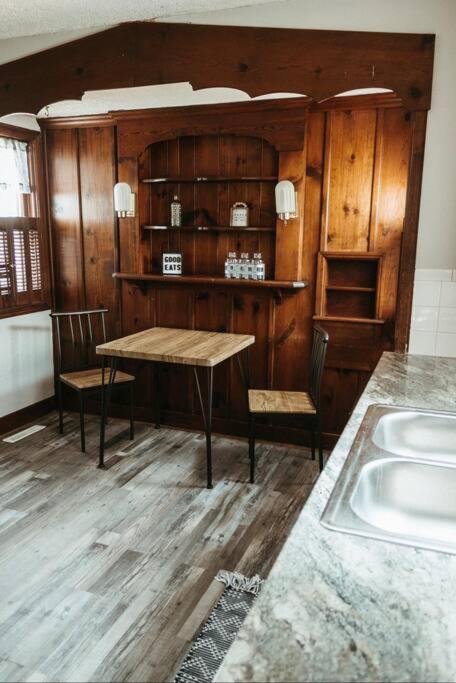Bluebird Cottage, Walking Distance To Fairgrounds Hutchinson Esterno foto